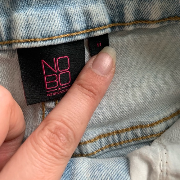 Light wash jeans - Picture 7 of 8